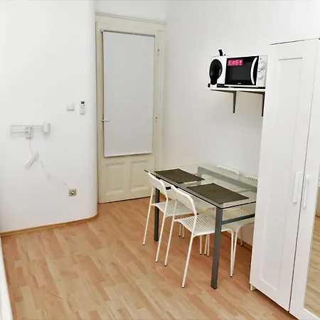 Apartment Glossy Wise *
